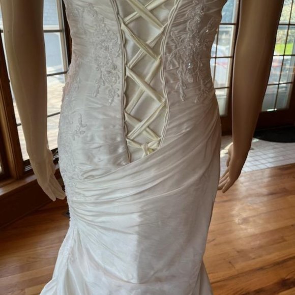 *Maggie Sottero Ivory Taffeta Strapless Fit Flare Bridal Gown Wedding Dress Sz 4 - Picture 11 of 15